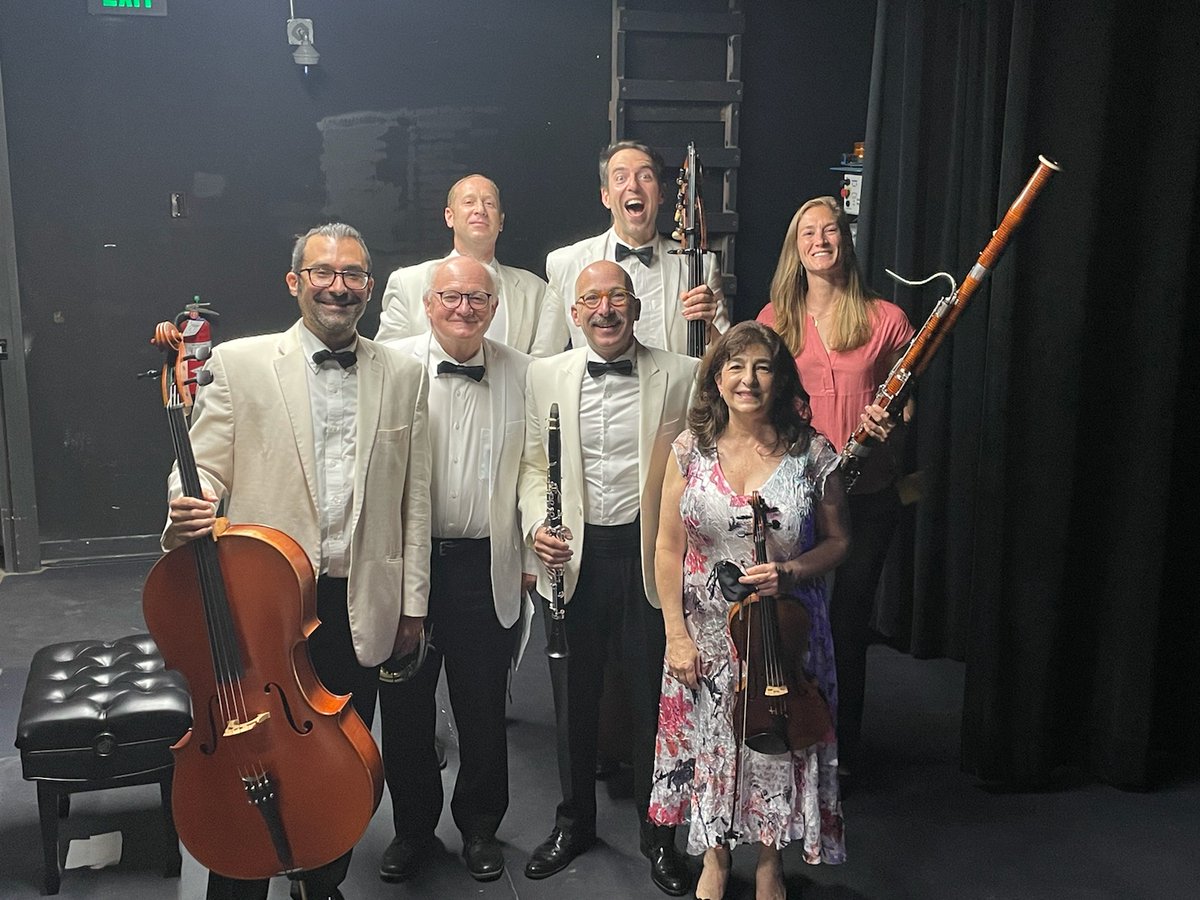 OICMF's tweet photo. #postconcertglow
Happy musicians after an incredible performance of Beethoven's Septet in E-flat Major, Op. 20 for winds and strings, last night!
Photo credit: Jon Kimura Parker https://t.co/SWZBe51Dly