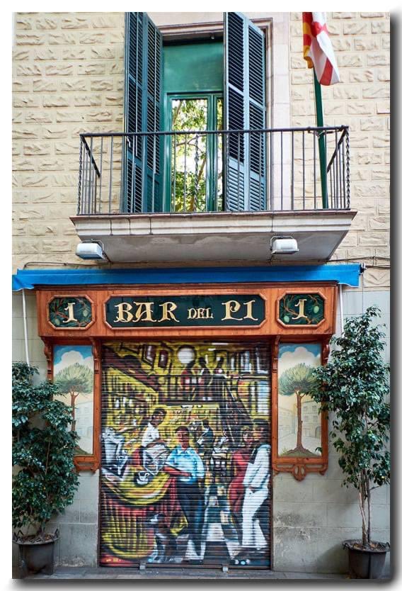 PhotoScarecrow's tweet photo. Picture of the week 2021/33 - Bar del Pi, Barcelona

https://t.co/wYQUF1dq0p https://t.co/qRzX0d7SXi