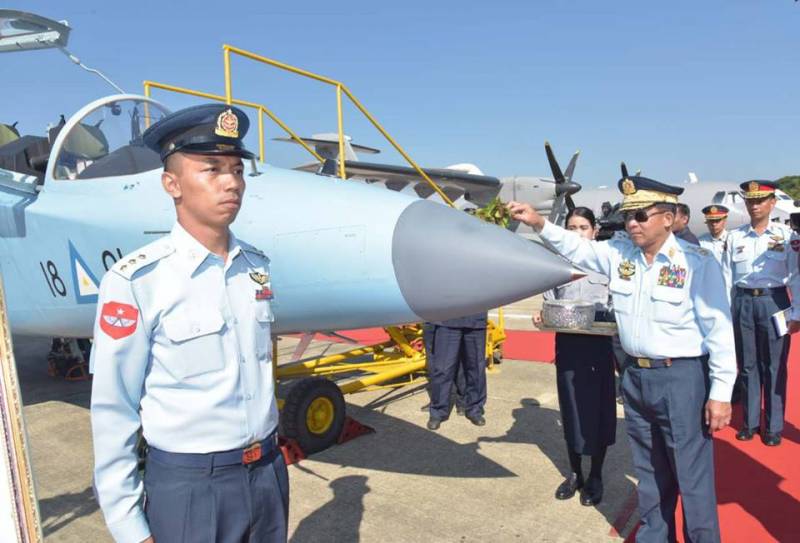 In July speech of Director of Russian Technical-Military Cooperation, Šugaev, Russia on track to deliver batch of Su-30SME fighters &amp; Yakovlev Yak-130 advanced training aircraft to #Myanmar. Russia is complicit in junta's crimes. Global arms embargo now!✊🏽 bit.ly/3g5ZWws