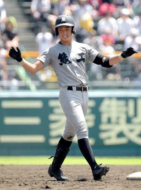 Outlaw 外角低め 熊本工業高のユニフォームかっこよすぎる 熱中症対策で白のシューズを採用する高校が増えてるなかで 熊工の黒のシューズとストッキングが さらに引き立ってみえるね 対戦相手の長商のユニフォームも大洋ホエールズみたいでかっこいい Outlaw 外角低め 熊本工業高のユニフォームかっこよすぎる 熱中症対策で白のシューズを採用する高校が増えてるなかで 熊工の黒のシューズとストッキングが さらに引き立ってみえるね 対戦相手の長商のユニフォームも大洋ホエールズみたいでかっこいい