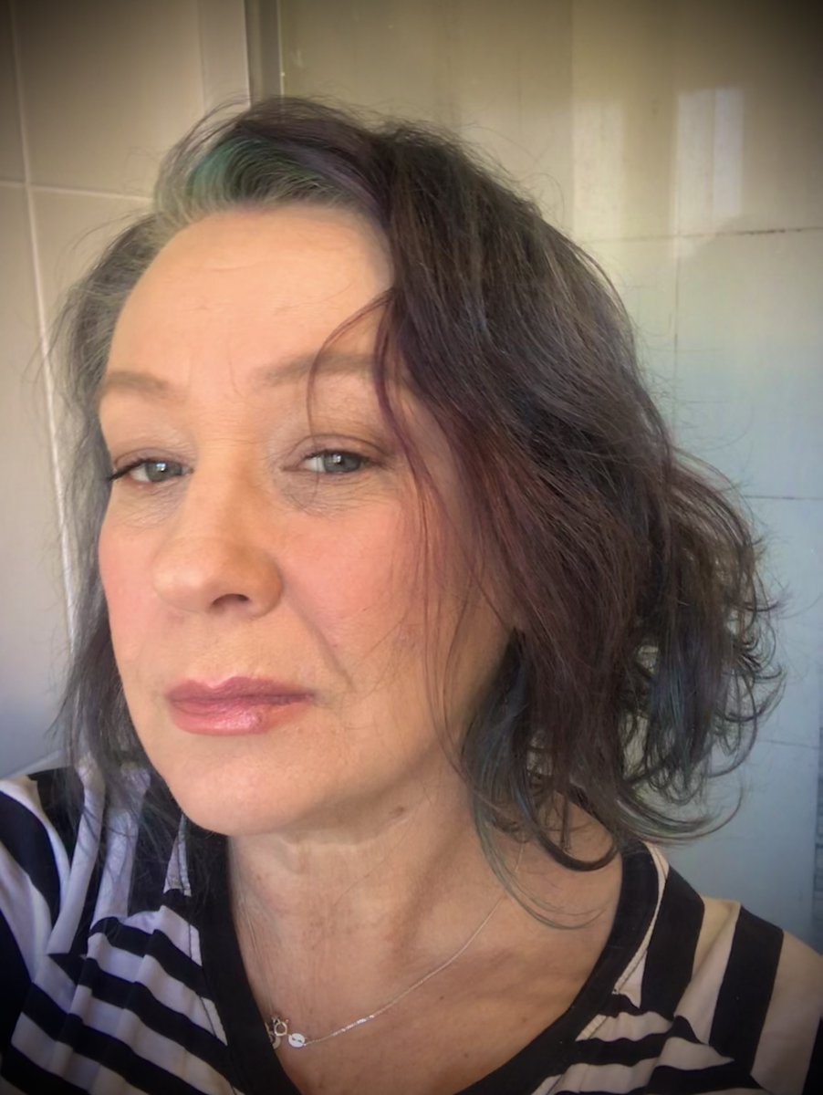 TraceyLeeAU's tweet photo. #LockDownSelfie 

interesting where colour picked up and didn’t, but I like it 💙 
#BlueHairDontCare https://t.co/asp4k1cNqp