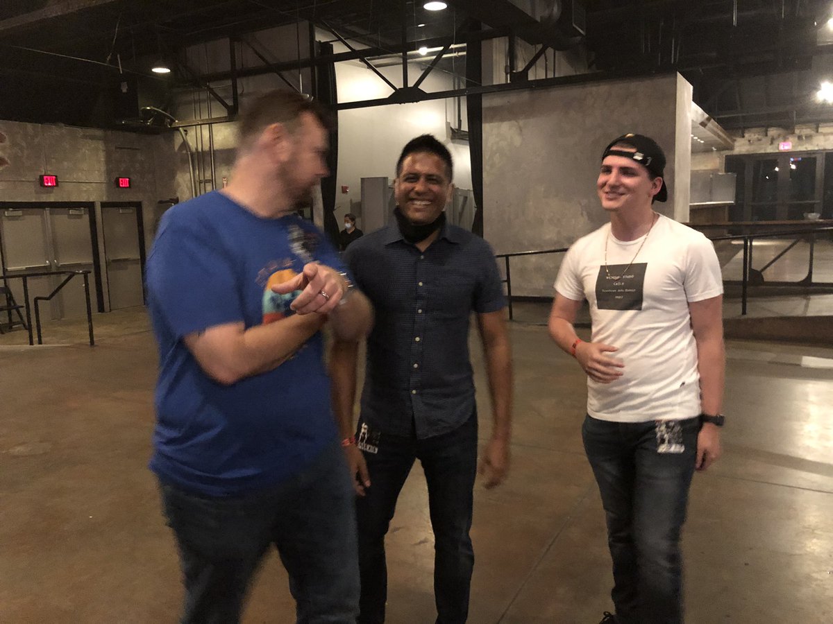 0xJoshuaSL's tweet image. Was pretty amazing to watch @riseagainst live. Thanks @LailManu for bringing us along VIP-style. Was truly shocked to be one of the older folks in the room, RA is successfully speaking directly to the next generation. Amazing #Chicsgo vibes there tonight.