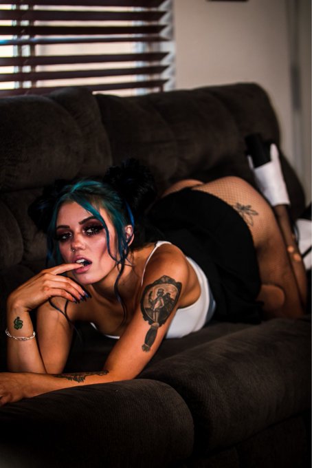 Hit it from the back 😈 https://t.co/w3asP79iMy