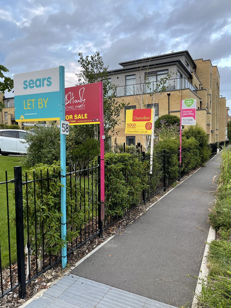 KremerSignsTom's tweet photo. 4/4 π
Jogging through Bracknell at the weekend, but had to stop and take a picture of this collection of boards ππΌ Great to see our customers boards out in the sun, well done guys, keep up the good work!
π 01635 550022
π§ tom@kremersigns.co.uk
#KremerSigns #EcoBoards https://t.co/ZLlOuqT8ks