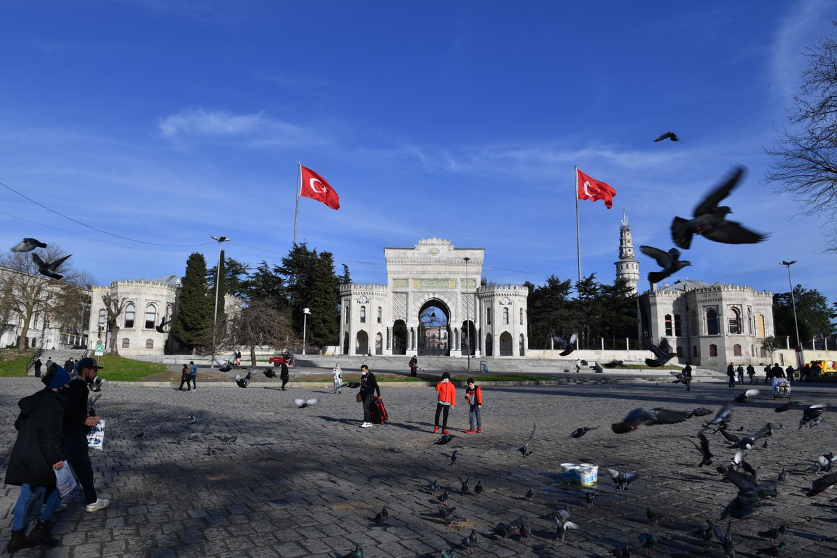 istuniresmi's tweet photo. Sağlıklı barınma koşulları ve kaliteli yemek imkânlarıyla İstanbul Üniversitesi olarak, öğrencilerimizin üniversite günlerini daha iyi şartlarda geçirmeleri için çalışmaktayız.

Haydi gelin yurt ve yemekhane hizmetlerimize birlikte göz atalım👇

#tercihimistanbulüniversitesi https://t.co/MVtfp5l5oV
