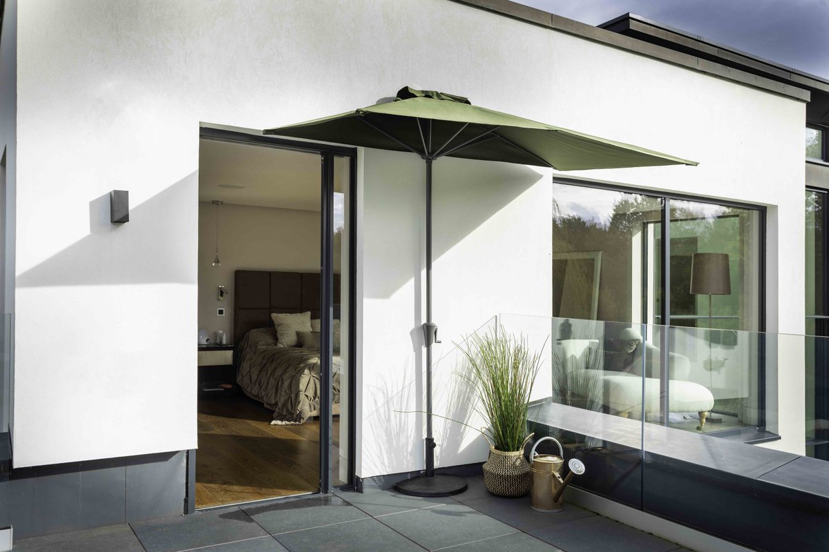 The innovative Catalan Balcony Parasol offers shading for even the smallest of spaces. The 1/2 2.3m balcony parasol can sit flush up against a wall, giving you shade without getting in the way. UPF50+ Certified and available with a cover for tidy storage.