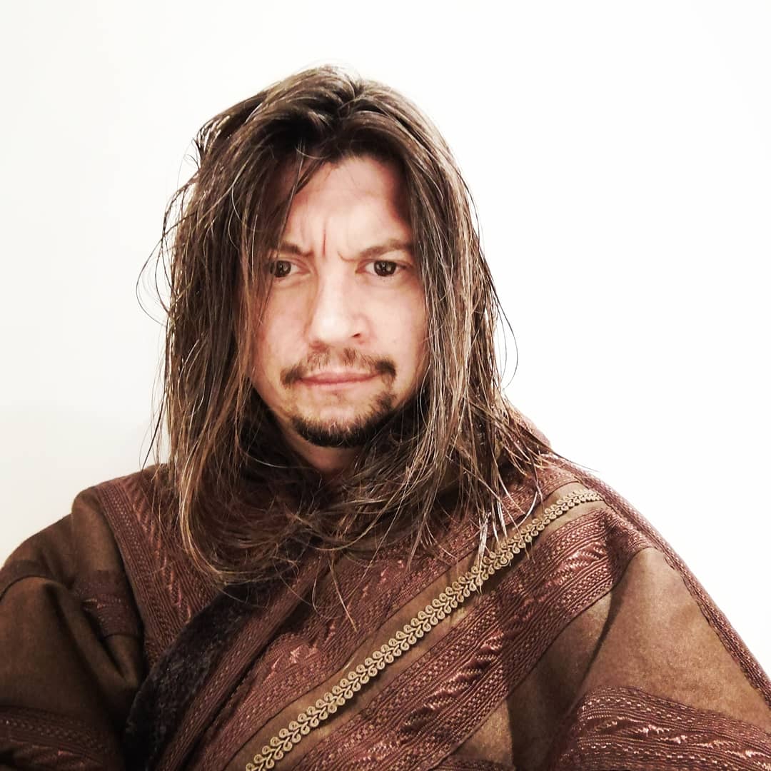 dam13nmatthews's tweet photo. Received a beautiful #Arabic #Farwa (traditional sheepskin coat) from my wonderful #Saudi students as a leaving gift. Been playing with the filters to give me a centuries old rural look and bring out the lovely bronze pattern https://t.co/IN4iilvNw8
