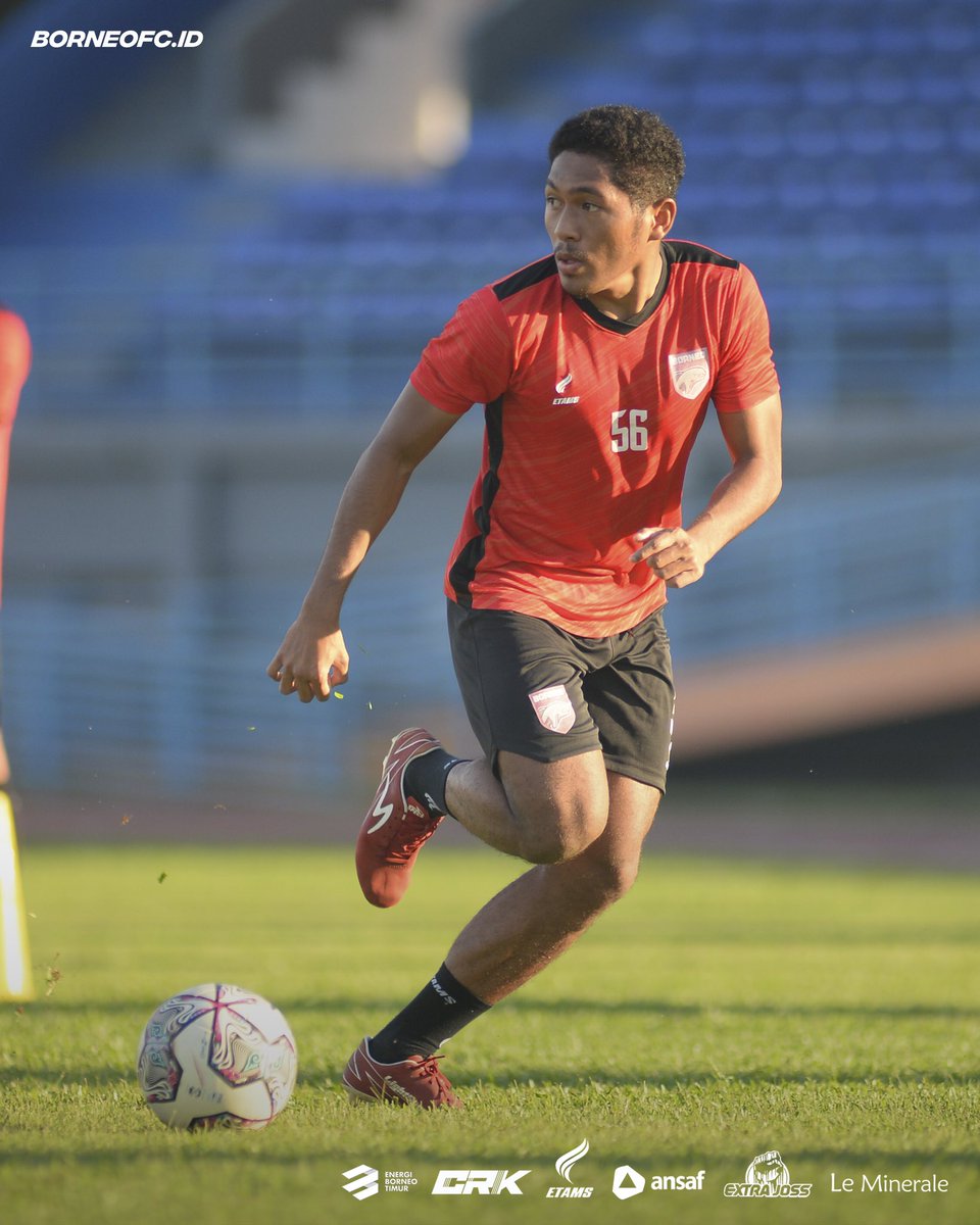 BorneoSMR's tweet photo. Senin Semangat!! BRI Liga 1  2021/2022 sudah semakin dekat. 

KASIH MANYALA 🔥

#BorneoFC #SMR #Manyala #WeAreSamarindans https://t.co/t4Ta1dZsav
