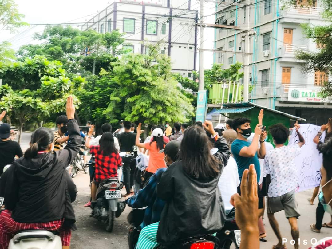 မန္တလေးတွင် အကြမ်းဖက် လူသတ် အိမ်စောင့် စစ်ခွေး မောင်းချရေး မြတောင် သပိတ်စစ်ကြောင်း ချီတက် ဆန္ဒပြ 

#Aug16Coup 
#WhatsHappeningInMyanmar 
#AFCC_MDY #MyaTaungStrike