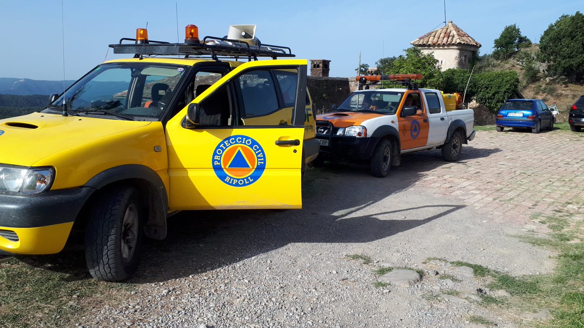 ProtCivilRipoll's tweet photo. Recorreguts de vigilància preventiva per la pedania de #Llaés #Ripoll en el marc del Pla Alfa de risc d'incendi forestal. Aquesta part de Ripoll forma part del PEIN  Paratge d'Especial Interés Natural serres de Milany i Santa Magalena #ADF223 @Aj_Ripoll @PLRipoll https://t.co/X31ddzrOAq