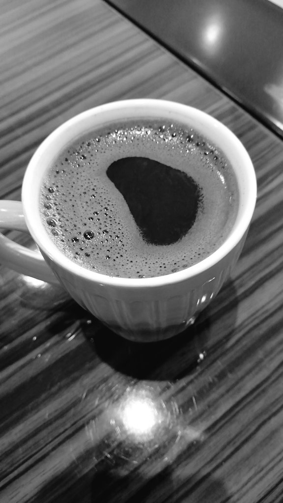 هلا بمن حضرت
هلا بمن. قالت لي انا جيتك
توقفت قبل الحديث حتى أرحب بك فاتنتي

أهلآ بك في عالمي الخاص

مساء الخير صديقتي السمراء 🌹