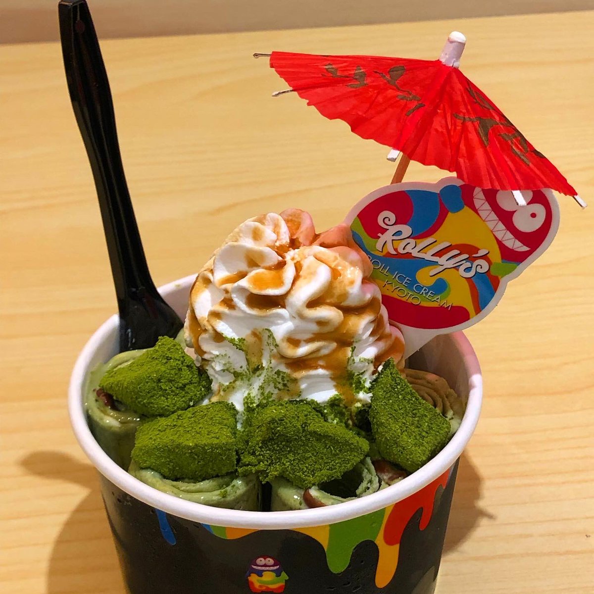 hatiwarekokoa's tweet photo. 随分前にテレビで見たやつ…
初めて食べたけど美味しかった😆
店員さんの手捌きも見事でした👍🏻
#Rollys #京都タワー
#京都タワー https://t.co/N17I3yaO1X
