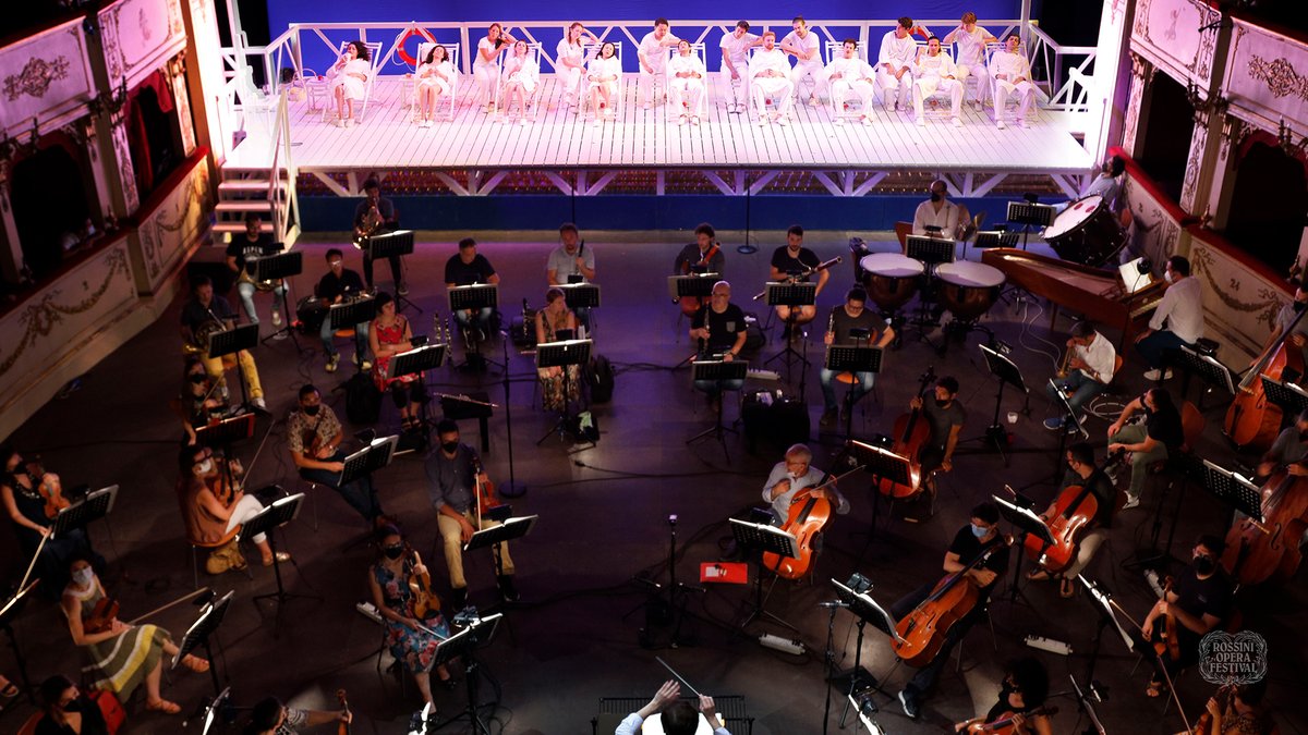 Rof_Pesaro's tweet photo. 🧳Il viaggio è partito! Gli allievi dell'#AccademiaRossiniana hanno debuttato nel Viaggio a Reims diretti da @_lucaballabio_ alla testa dell'@OrchestraRossin
Il 18/8 andrà in scena la seconda recita che potrete seguire in diretta streaming sui nostri social
#ROFViaggio https://t.co/UGS4m4PJKx