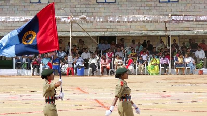 PaneriShreya's tweet photo. NCC activity #ekmaisaukeliye #NCCcadet @HQ_DG_NCC https://t.co/3X1gq6Luon