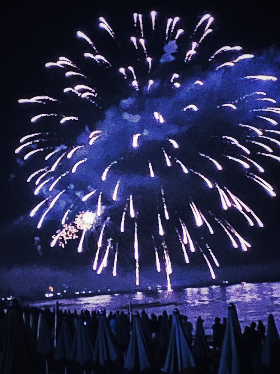 Perché perdere tempo infognandosi nello stagno delle polemiche....#Buongiorno #FerragostoConUnImmagine