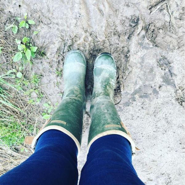 Top tip - Number 6

Scan your body. Pay attention to how you feel, scanning your body from your scalp all the way to your toes. Identify the areas that are relaxed, those that are tense, and how you’re holding your body.
⁠
#meditation⁠ #meditationtips⁠ #health⁠