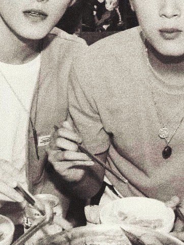 saturnusbiru's tweet photo. tentang markhyuck / dongmark;
semesta

cinta dari sudut pandang axel; sederhana, tapi penuh makna. https://t.co/Km6xHmIUnJ