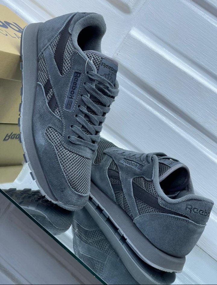 reebok classic twitter