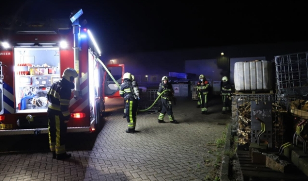 Containerbrand bij bedrijf aan de Hemmen in Drachten