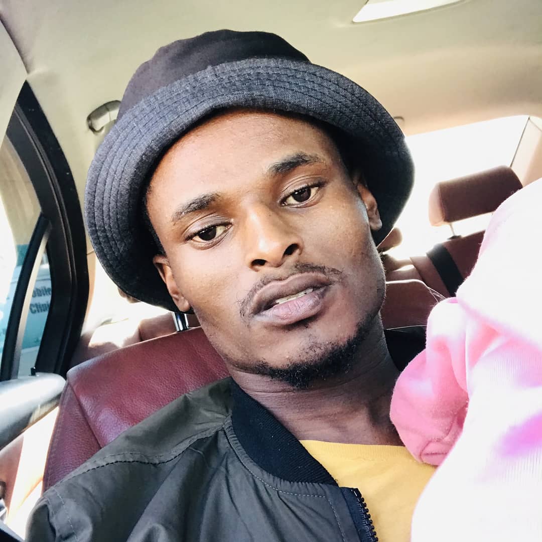 baagi_mogale's tweet photo. I even look better than my problems🥰🥰#blessedMonday to you all🙏❤️ https://t.co/PyTfRYQRyX