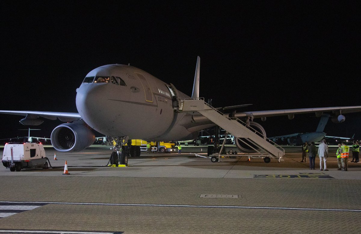 DefenceHQ's tweet image. Last night the first flight of British Nationals and Embassy Staff arrived at RAF Brize Norton as part of Op PITTING. 

The UK Armed Forces are supporting the evacuation of British Nationals and those eligible for relocation under the Afghan Relocation and Assistance Program.