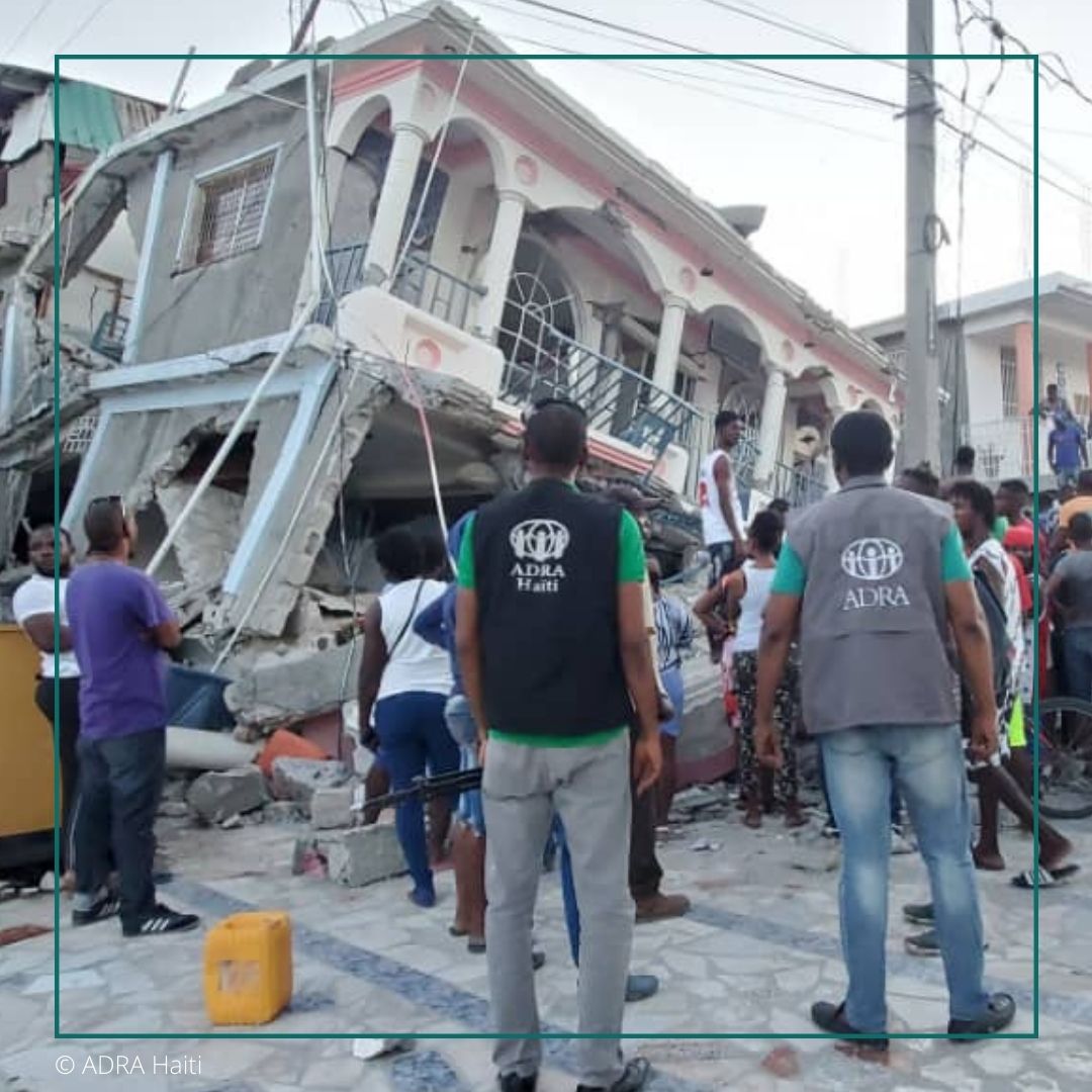 Am Wochenende erschütterte ein Erdbeben mit der Stärke 7,2 Haiti. Die Zahl der Todesopfer ist weiter angestiegen und liegt bei über 1.300.
Unser Mitgefühl gilt den Menschen vor Ort und ihren Angehörigen. ADRA ist vor Ort und hilft bei den ersten Maßnahmen. #prayforhaiti