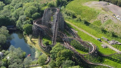 OakwoodThemePk's tweet photo. Have you ever wondered what Megafobia looks like from the sky? π
Check out this amazing aerial! π
.
(π· Mark Megafobia Lewis)
#megafobia #megamonday #aerialphoto #woodenrollercoaster #rollerocoaster #woodie #customerphotos #drone #fromtheskies https://t.co/9oD7MuAHUc