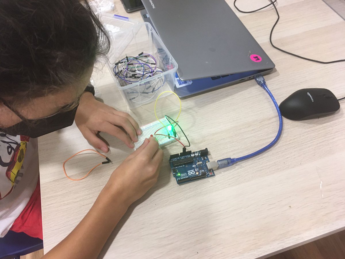 Centro14's tweet photo. Buenos Días!!! Os dejamos las fotos de la segunda semana del Campus Tecnológico que estamos realizando este mes de agosto. https://t.co/eEruGIQYbI