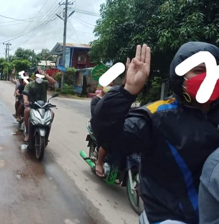 kixxinoo's tweet photo. Motorcycles Strike also happened in Mudon, Mon state.We don't want to see the military terrorists anymore !!

#RecognizeNUG 
#Aug16Coup
#WhatsHappeningInMyanmar https://t.co/lVKcy2Tbro