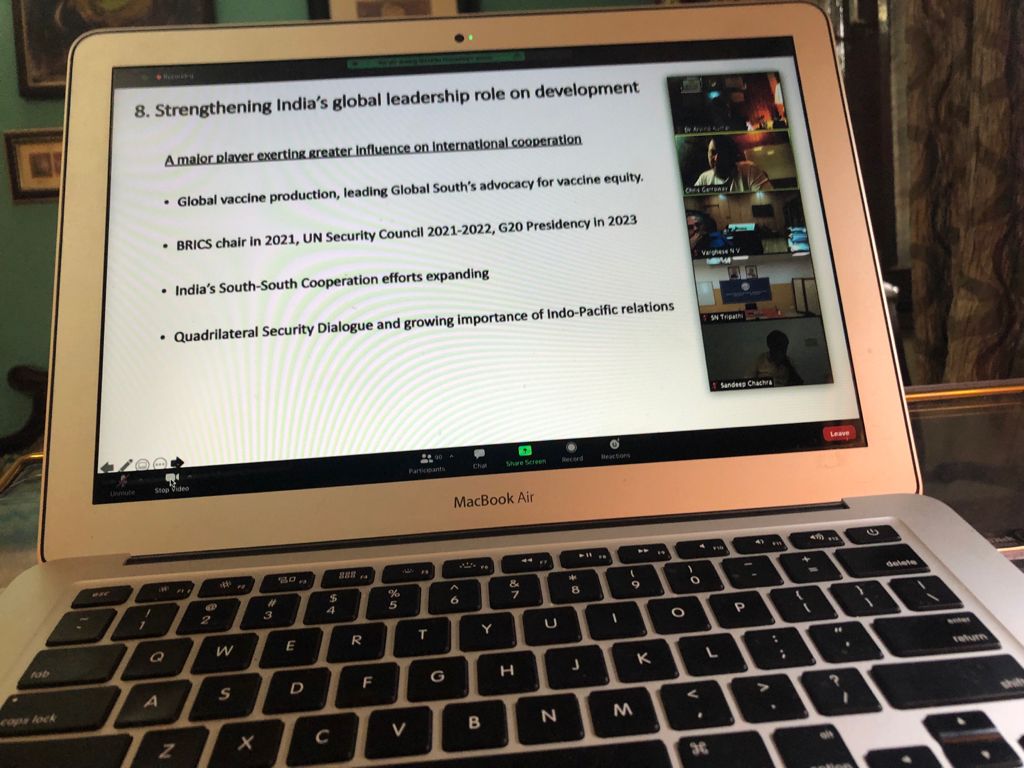 drarvindkumar1's tweet photo. Participated in the #NationalStakeholderConsultation for the #CommonCountryAnalysis today 16 August 2021 and had a very rich discussion on leveraging evidence-based #policyresearch for the Sustainable Development Goals (#SDGs) in #India https://t.co/m4yC2iXzjs