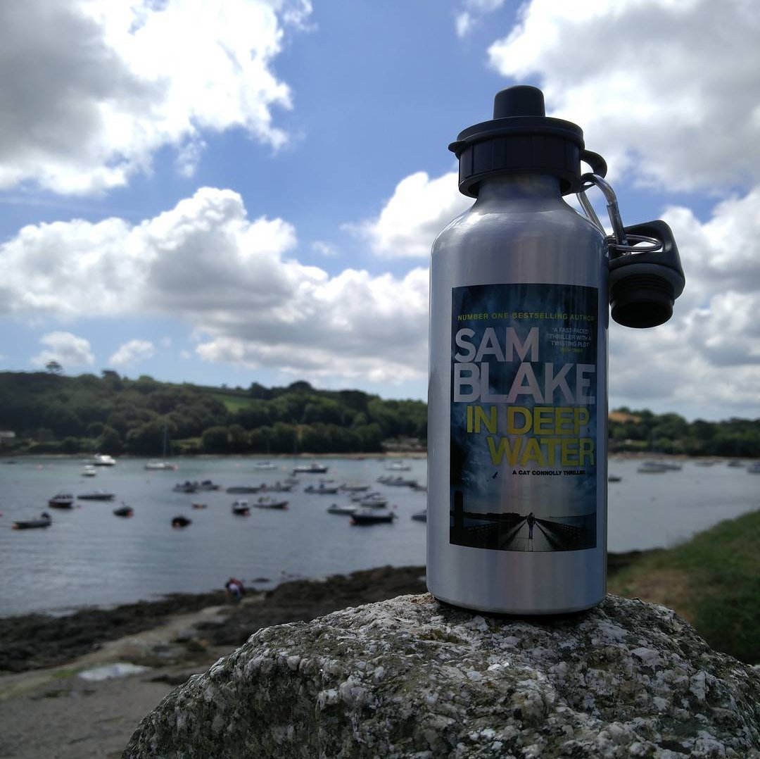 samblakebooks's tweet image. For anyone who missed it, I'm doing 7 days of cover love (lots more pics at IG and FB), which for those of you good at maths means there are TWO exciting reveals coming up! Yesterday was #littlebones today is #indeepwater