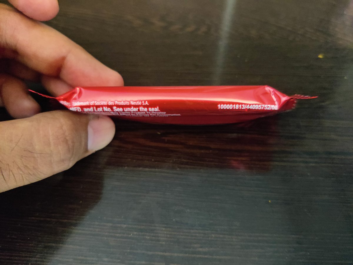 HindujaKaran's tweet photo. I had recently purchased kitkat from a local store located in Pitampura, part of Delhi. Surprisingly there was no FSSAI stamp on the wrapper. Is this product declined by FSSAI?
#kitkat #nestle #fssai #Afghanistan #Afghanishtan 
@NestleIndia 
@KITKAT 
@fssaiindia 
@fooddeptgoi https://t.co/YKHbNtxEiF