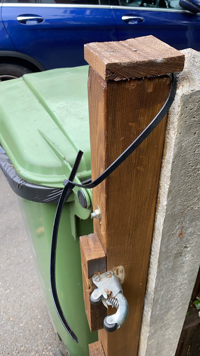 Our boards are getting taken in the night. Feel very disappointed and upset that we can’t express ourselves on our own street without someone sabotaging our right to protest. This is a conflict that has been started by this misguided LTN scheme #stoptheroadclosures