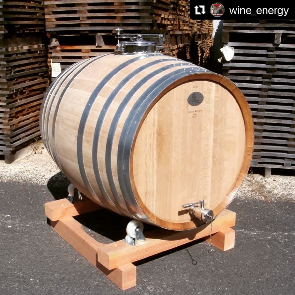 #Repost wine_energy🇦🇺🌏
Vinification barrel is an excellent tool where two stages of winemaking take place!!! <a href="/Allary_France/">Allary Tonnellerie</a> #vinification #puncheon #demimuid #barrel #winemaking #wine #winemakers #oak #barrelseason #storage #maturation #wineaustralia #winenergy #wineindustry