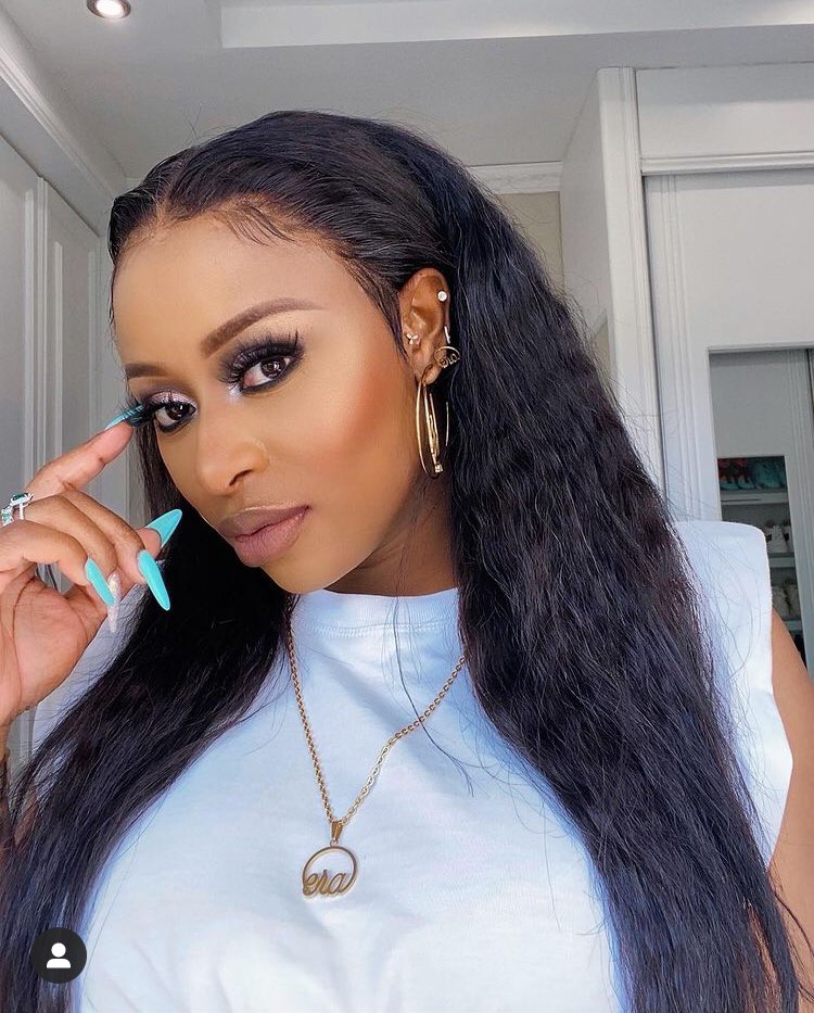 Monye__'s tweet photo. DJ Zinhle is a young hardworking black woman…Instead of bashing her and bringing up her past let’s be inspired,clap and support her. She really deserves all the Ws💰 https://t.co/BQmu5sXd22