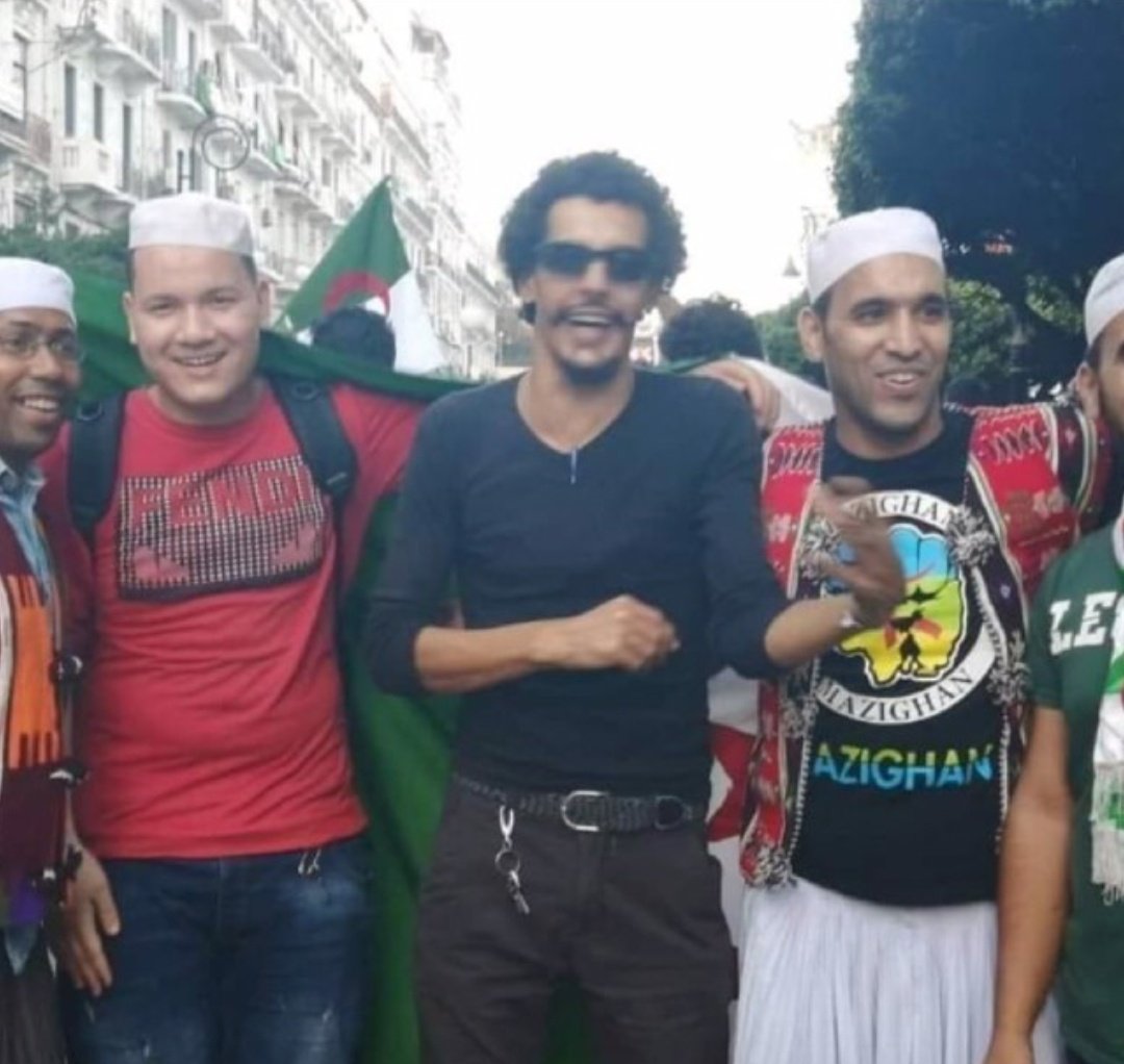 DOCTOURMUS's tweet photo. On te pleure mon frère. Dieu sait qu'on te pleure.
Toute l'Algérie te pleure. 😢
#justiceforDjamelBenIsmail 
 #جمال_بن_سماعيل https://t.co/njQ1K0OXx2 https://t.co/OR983CYonY