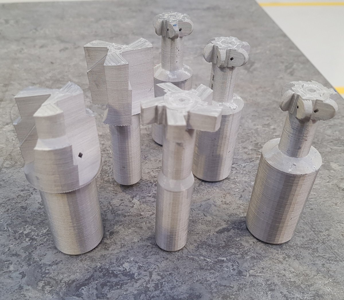 3D printed tools ready for sintering using the @Mark3D - Markforged Sinter 1 and the hardened bodies ready for PCD segments to be brazed - look out for the finished tools! guhring.co.uk
#gurhing #cuttingtools #3dprinting #machining #ukmanufacturing