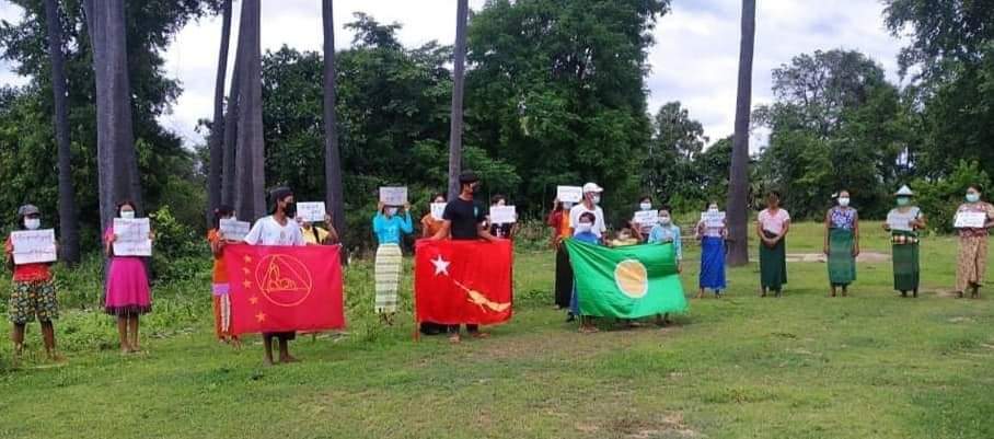 " Let's drive out the dictatorship for our brighter future . "
Eastern part of #Myaing township and Basic education strike committee held a joint protest this afternoon .
#Aug16Coup 
#WhatsHappeningInMyanmar 
#RecognizeNUG