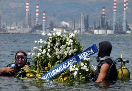 17 Ağustos 1999 Deprem Şehitlerini saygı ile anıyorum. <a href="/golcukbld/">Gölcük Belediyesi</a> #Kocaeli