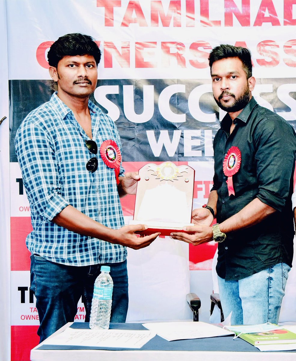 mugesh_unicca's tweet photo. TNGOA அமைப்பின் #துணை_தலைவரும் #பிரிகேட்_பிட்னஸ்_யூனிட்டின் உரிமையாளரும்மான #திரு_I_பிரசன்ன_குமார் அவர்களுக்கு #இனிய_பிறந்தநாள் வாழ்த்துக்கள் #TNGOAvoicepresident #redcarefoundation #uniccagym @shreya_offcl @vraja_producer @uniccagym @TNGOAChennai @brigadeprasanna @brigade_unit https://t.co/JGiEK1NXXf