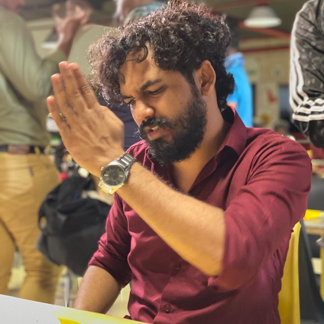 hiphoptamizha's tweet photo. Monday adutha update vidrom 🥳
Athavathu inniku evening 💁🏻‍♂️😁 https://t.co/aAL3ROcLDR