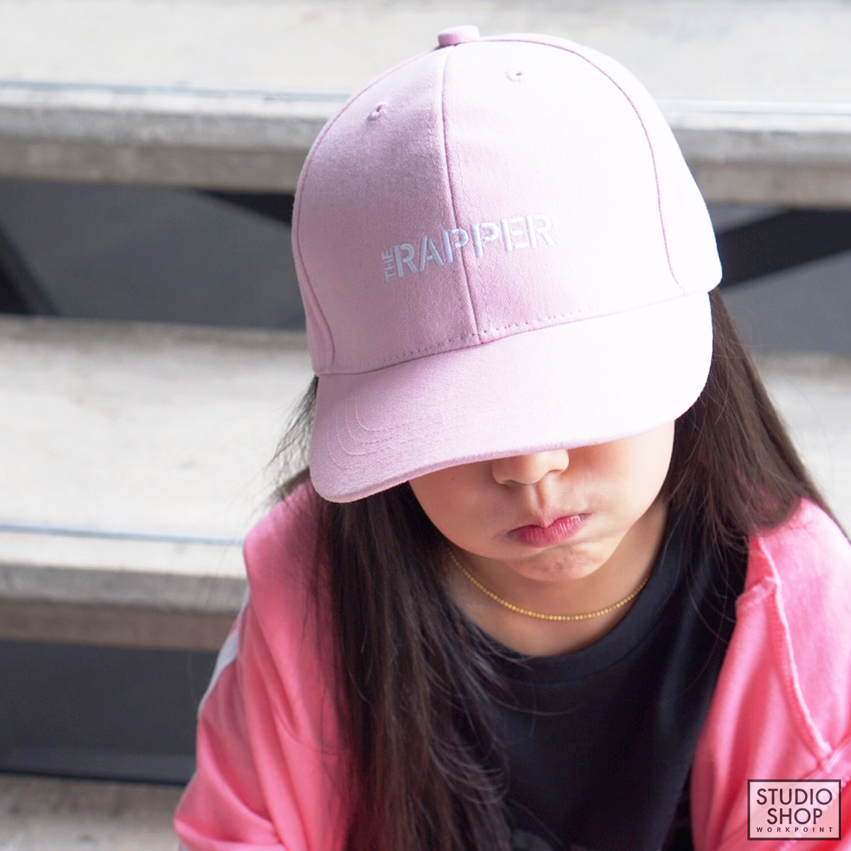 studioshop_wp's tweet image. หมวก #TheRapper ไซส์เด็ก 
ไอเทมสำหรับ Rapper รุ่นจิ๋ว 😍
เป็นสายหวาน หรือสายเท่ไปเลือกใส่กันได้เลย 🎉

สั่งซื้อสินค้าได้ที่ 🛒
Shopee : shopee.co.th/studioshopwork…
Website : studioshopworkpoint.com
Line Official : lin.ee/ndksmHv