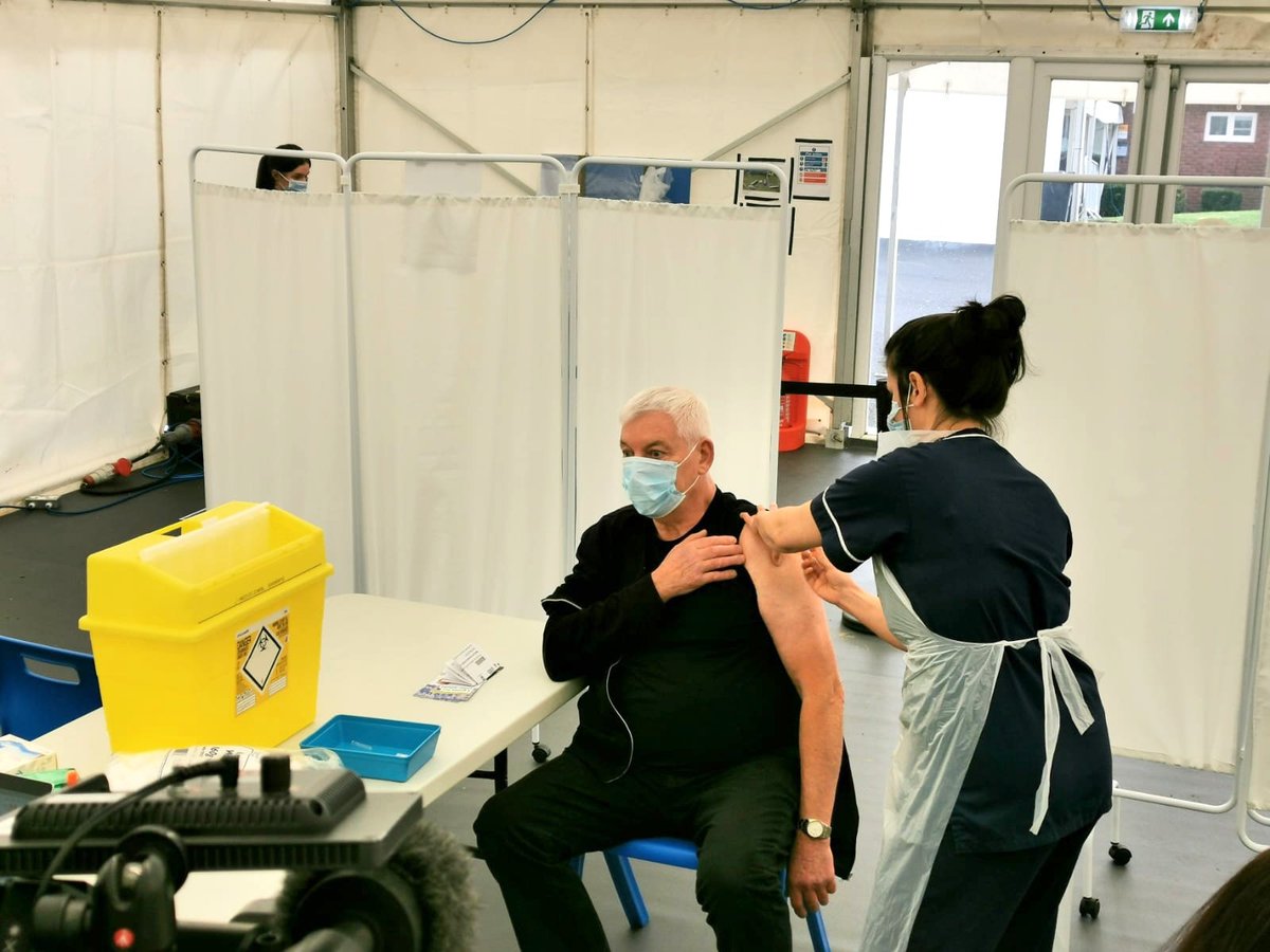 ShropCouncil's tweet photo. The law on self-isolation has changed from today.

Close contacts of positive COVID-19 cases will no longer need to self isolate if they are:
✅ Double jabbed
✅ Under 18

Instead you should take a free PCR test.

Read more: https://t.co/eTB4z0Zi71 https://t.co/avxW9YLHdR