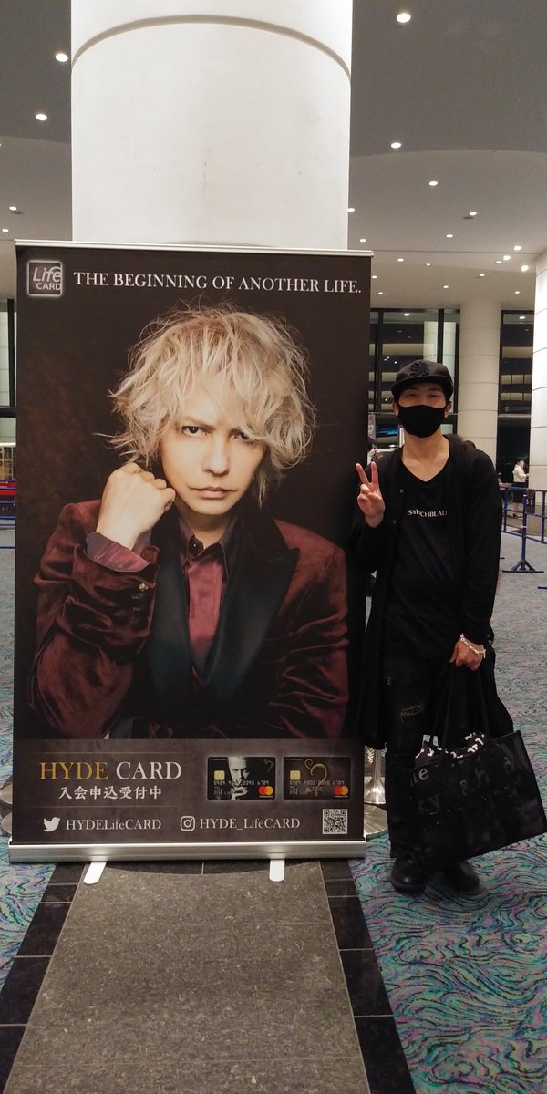 9k1WWgAiZI8oDjY's tweet photo. 横浜公演2DAYS最高でした❗(*^-^)✨また免疫高めて会いに行きます🎶
#HYDE
#ROENTGEN2021
#パシフィコ横浜
#HYDECARD
#SWITCHBLAED https://t.co/G6U8biOP8s