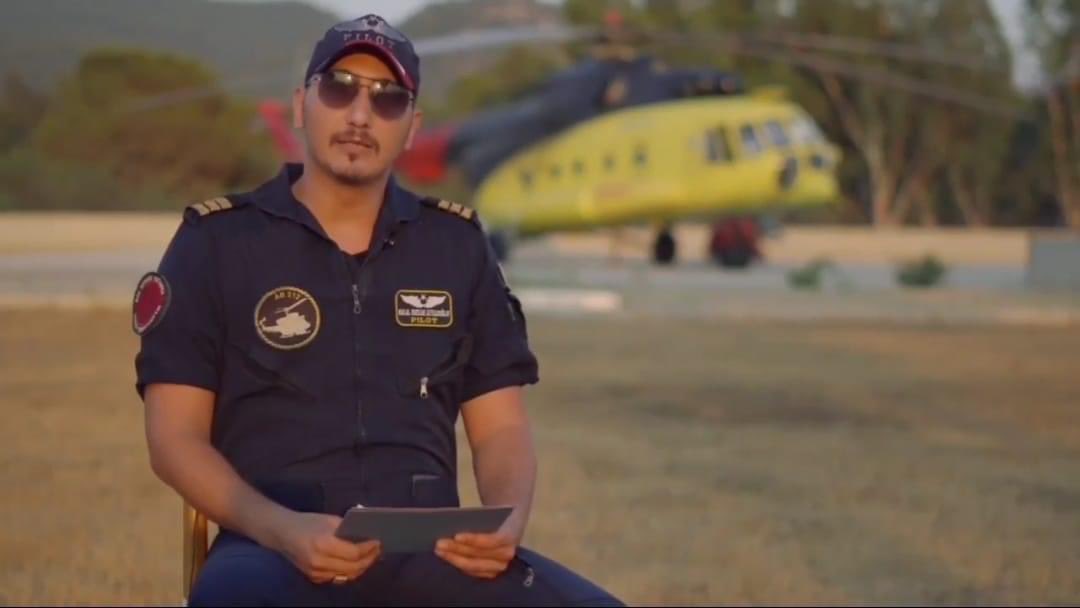 Bölgede çıkan tüm yangınlarda görev aldı. Serikli Yangın söndürme helikopter pilotu, Halil Emrah Ayvazoğlu 👏 

Gurur duyuyoruz.