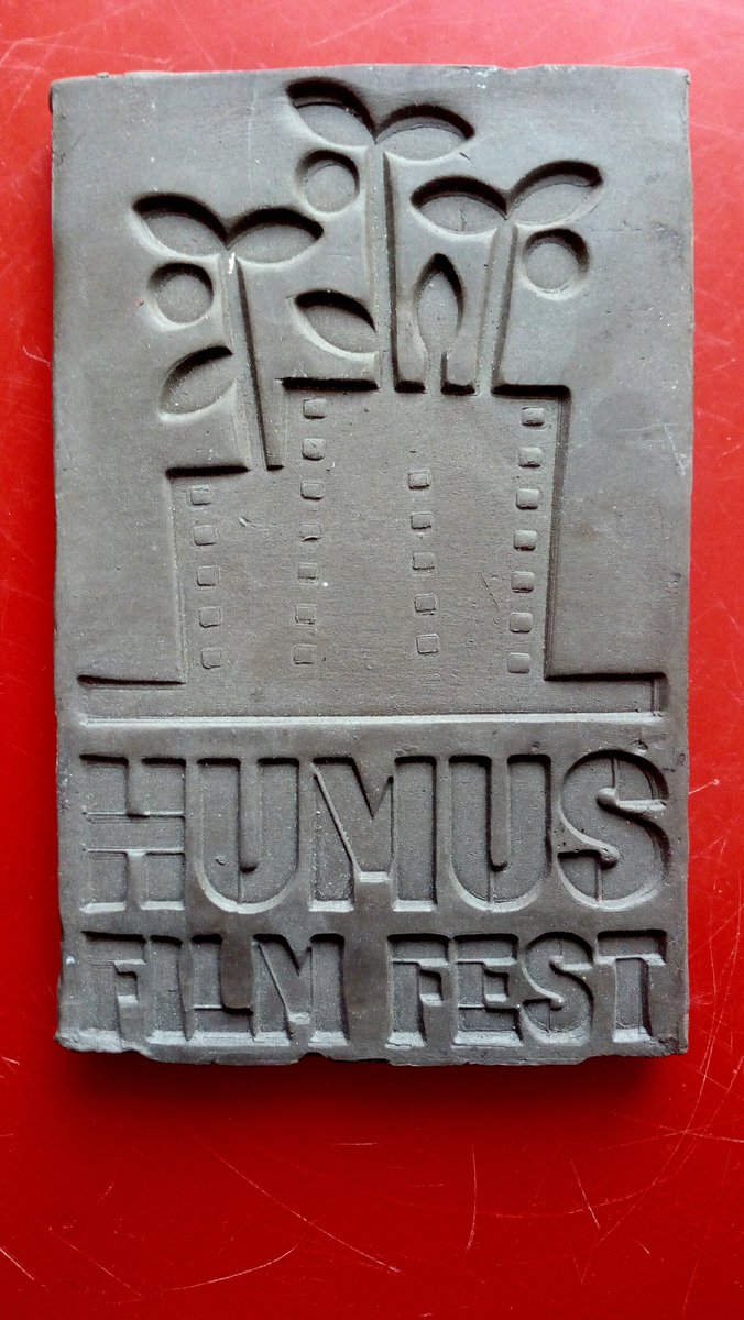 REHD_Mad's tweet photo. Solo quedan 27 días para enviar tu corto al #humusfilm de @LaCasaEncendida , daros el penúltimo baño del verano y poneros a montar esa obra audiovisual que os colocará en la historia del #agrocine https://t.co/HEOMfCrMm2 https://t.co/8lOFf7FjSb