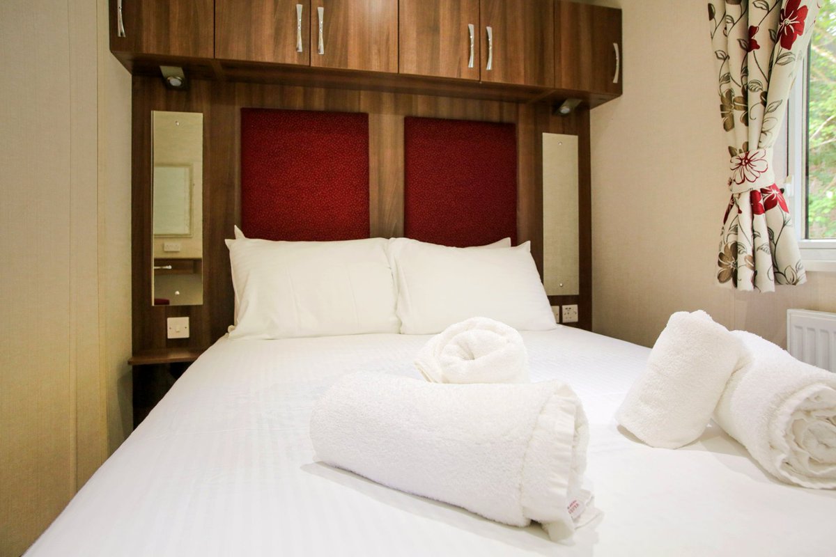 Private hot tub, spacious decking, and plenty of room for the whole family to enjoy their <a href="/LochNessResort/">Loch Ness Highland Resort</a> staycation. Hit the link below to find out more and book securely online.
🦕lochnesshighlandresort.com/accommodation
📞01320 366257
#LochNessHighlandResort #LochNessLodges #ScotlandIsNow