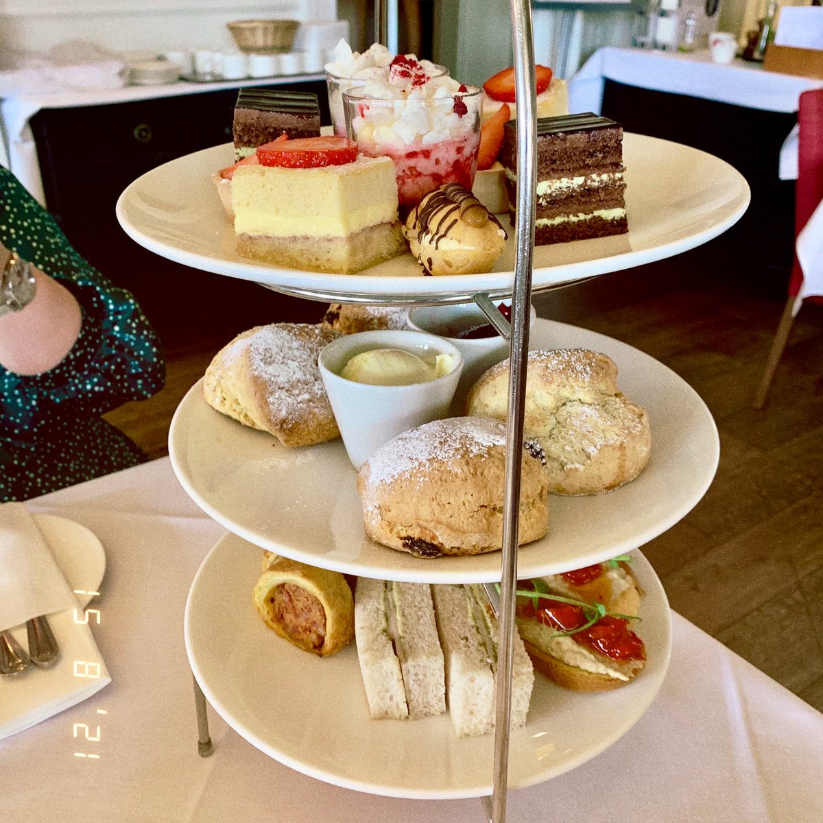 LouisRatcliffe's tweet photo. So happy to be finally be enjoying a 2020 belated birthday afternoon tea treat with my bestie at the @BelsfieldHotel 🍰🤍 https://t.co/9dEEj3NHNW