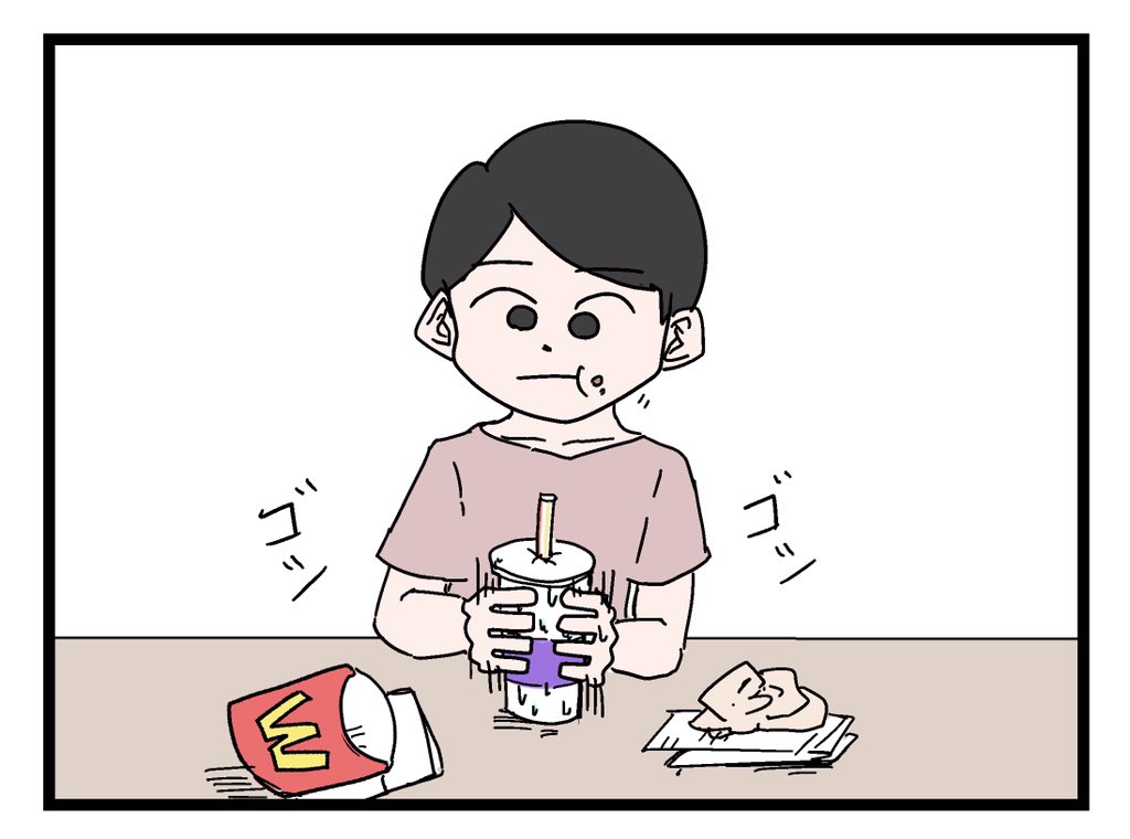 コップの水滴で手を洗う人 