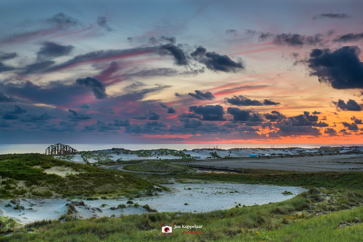 The making of   Tweede Maasvlakte.
Deze avond neem ik je mee naar een zonsondergang op de Tweede Maasvlakte. youtu.be/wDgzDMCOsgs via <a href="/YouTube/">YouTube</a>